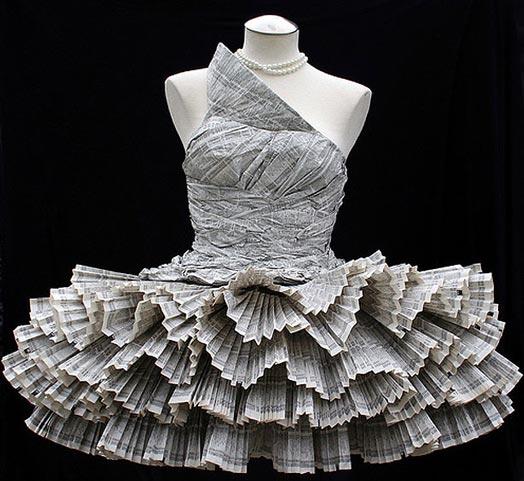 9-Jolis-Paons-paper-dress
