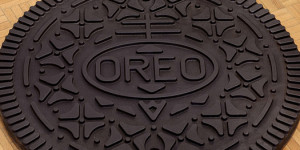 Oreo Manhole Cover - cast iron 28" x 28" x 1.25"