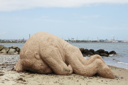 Claus Ørntoft, introverted standing version 2, Sculpture by the Sea, Aarhus 2011. Photo Anders Hede 
