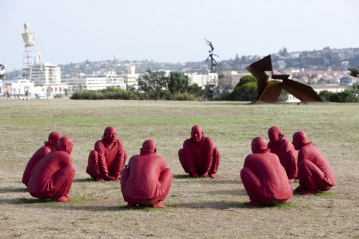 Wang Shugang, meeting 1, Sculpture by the Sea, Bondi 2011. Photo Paul Green. 